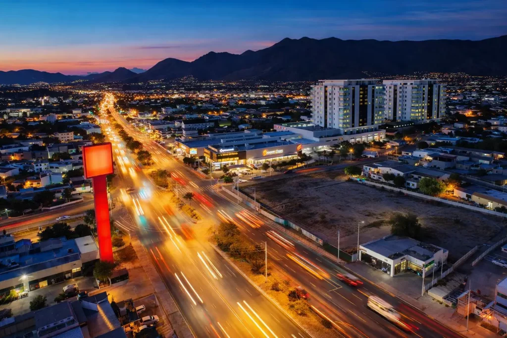 Terreno en venta por el Blvd Morelos en Hermosillo en zona comercial cerca de Sams y Home Depot