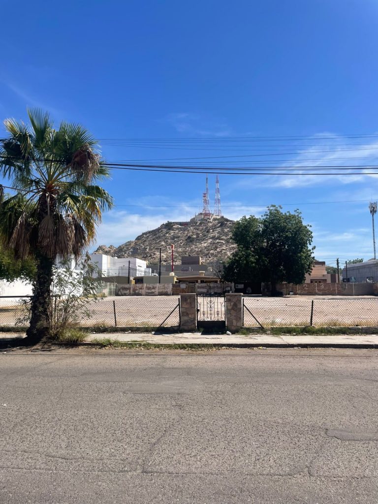 Terreno en venta en la Centenario cerca del Congreso del Estado