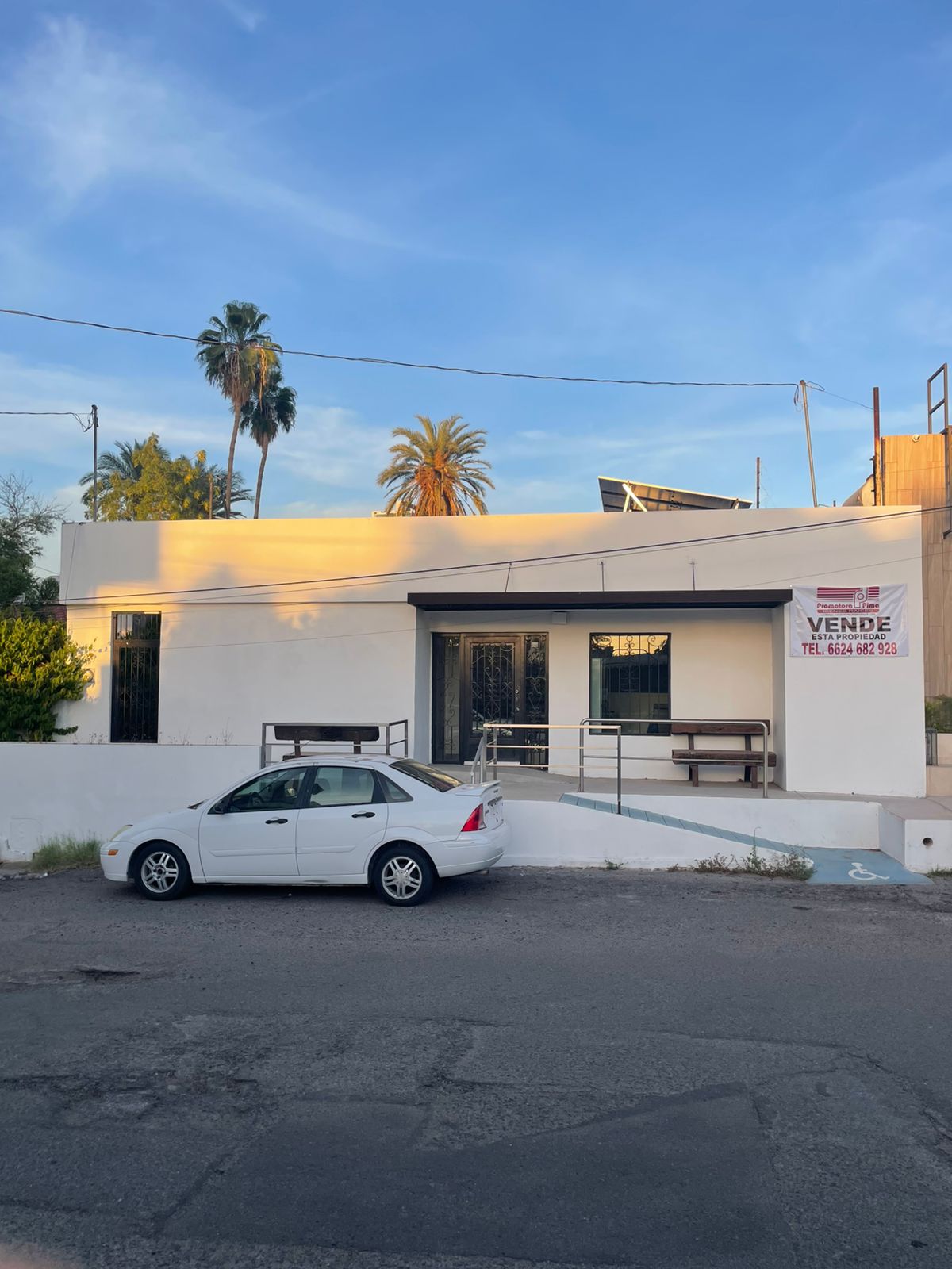 Local Comercial cerca del Blvd. Kino: Vista de frente Local Comercial en Venta en Colonia Country Club – Ubicación Estratégica 5 de febrero 103 blvd kino nayarit colonia country club hermosillo