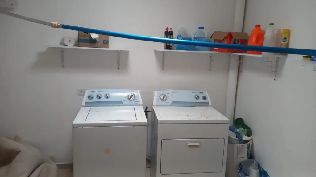 Cuarto de lavado con lavadora y secadora en casa en venta en Bahía de Kino